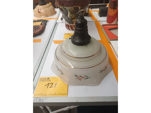 Lot 121 - lampenkap - afbeelding 1 van  4