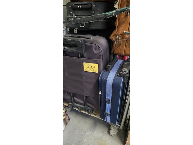 Lot 121 - lot valiezen ong 7 stuks - afbeelding 2 van  4