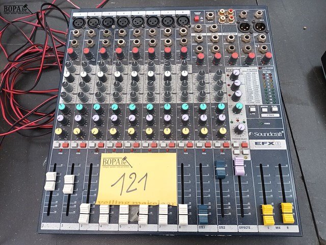 Lot 121 - mengpaneel soundcraft - afbeelding 1 van  4