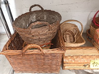 Lot 121 - rieten manden. 21 stuks - afbeelding 2 van  4