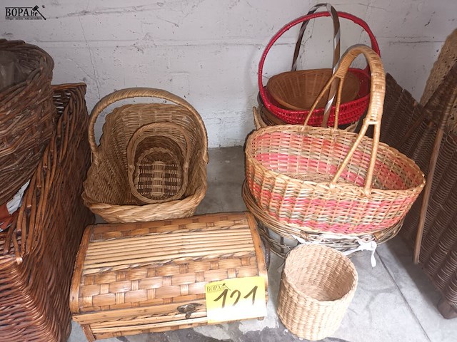Lot 121 - rieten manden. 21 stuks - afbeelding 3 van  4