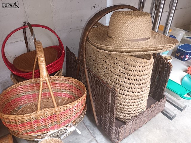 Lot 121 - rieten manden. 21 stuks - afbeelding 4 van  4