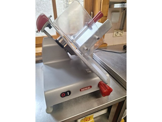 Lot 121 - rvs snijmachine berkel - afbeelding 2 van  4