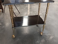 Lot 121 - vintage bijzettafel op wielen - afbeelding 3 van  3
