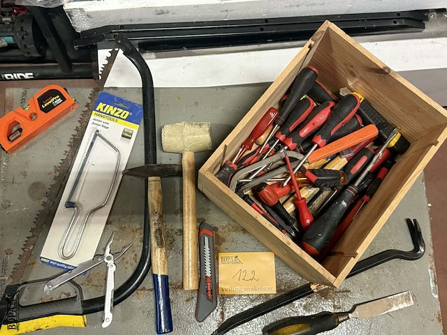 Lot 122 - allerlei werkmateriaal circa 20 stuks - afbeelding 1 van  4