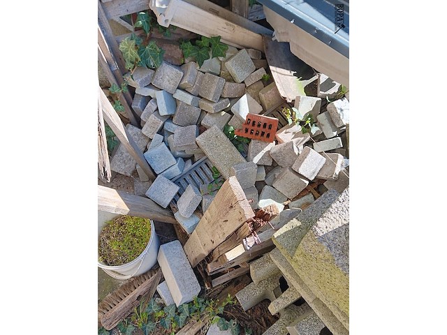 Lot 122 - bouwmaterialen - afbeelding 1 van  12