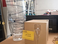 Lot 122 - champagne koelers en glazen - afbeelding 1 van  3