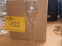 Lot 122 - champagne koelers en glazen - afbeelding 2 van  3