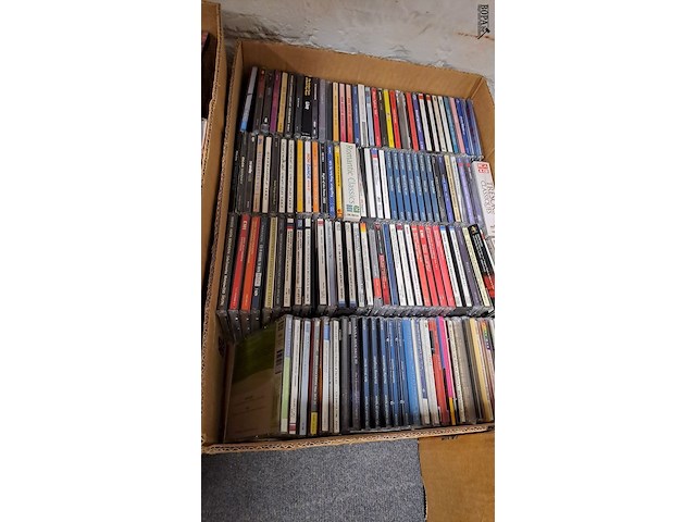 Lot 122 - doos diverse cd's - afbeelding 1 van  3