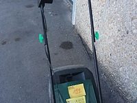 Lot 122 - elektrische grasmachine - afbeelding 3 van  4