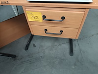 Lot 122 - hoekbureau - afbeelding 3 van  3