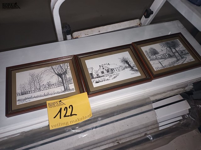 Lot 122 - kadertjes met tekeningen. 3 stuks - afbeelding 1 van  4