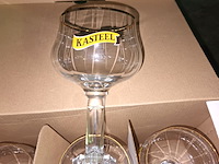 Lot 122 - kasteelbier glazen - afbeelding 1 van  3