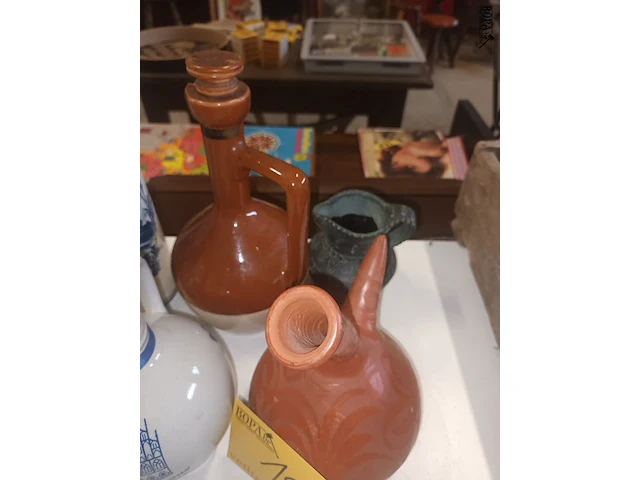 Lot 122 - kruiken en kannetjes. 7 stuks - afbeelding 4 van  4