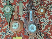 Lot 122 - lot 5 thermometers en barometers - houtwerk - afbeelding 3 van  4