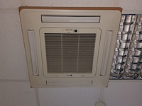 Lot 122 - rhoss inbouw airco/verwarming - afbeelding 1 van  4