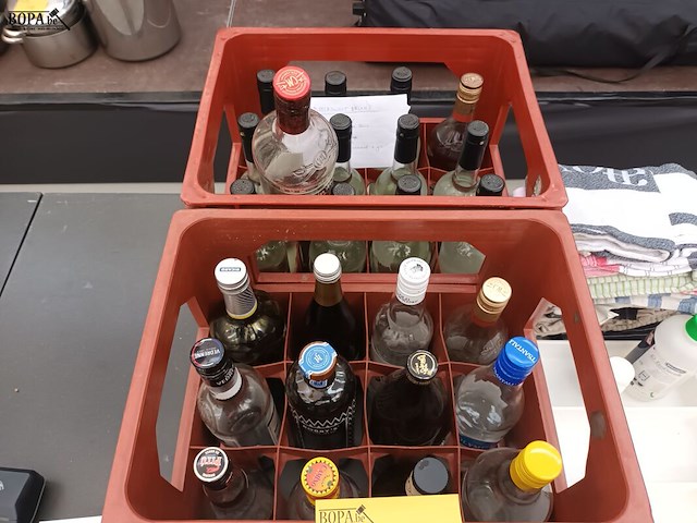 Lot 123 - alcoholische dranken. 25 stuks - afbeelding 1 van  5