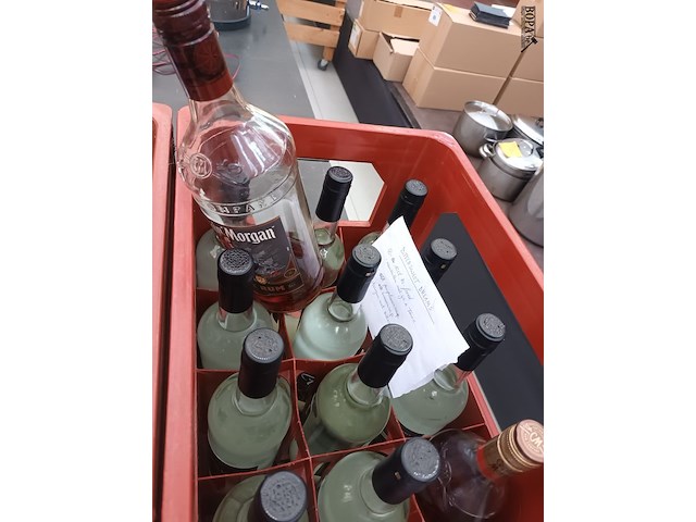 Lot 123 - alcoholische dranken. 25 stuks - afbeelding 2 van  5