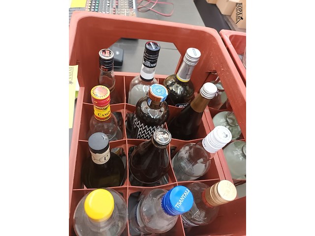 Lot 123 - alcoholische dranken. 25 stuks - afbeelding 3 van  5