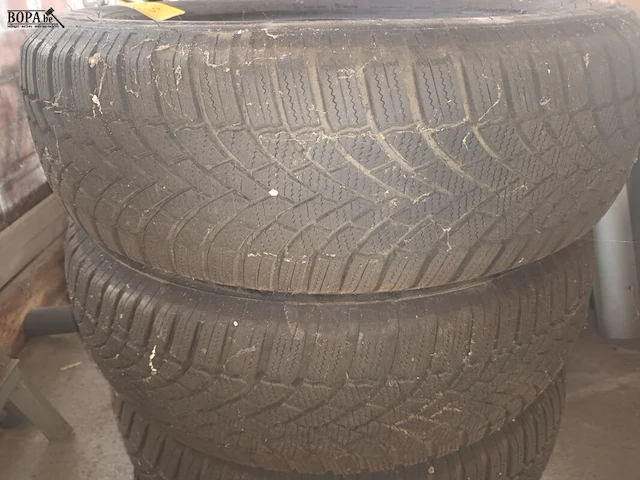 Lot 123 - banden bridgestone. 4 stuks - afbeelding 2 van  5