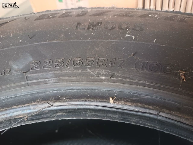 Lot 123 - banden bridgestone. 4 stuks - afbeelding 5 van  5