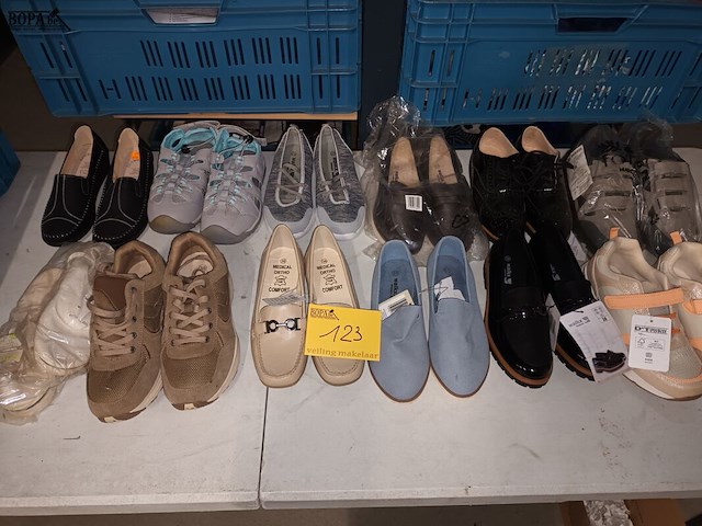 Lot 123 - damesschoenen - afbeelding 1 van  4