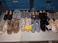 Lot 123 - damesschoenen - afbeelding 1 van  4