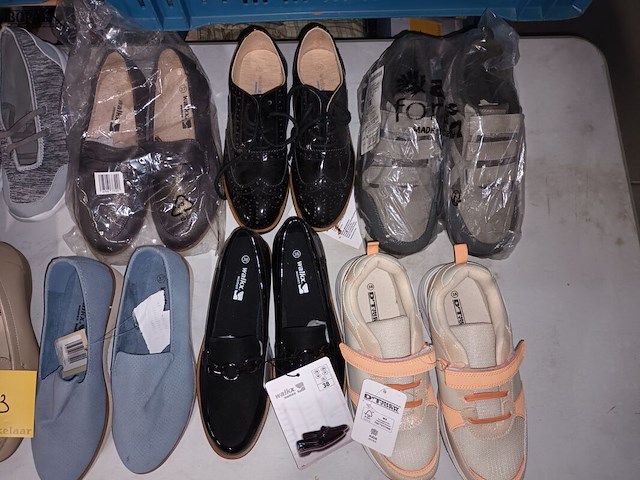 Lot 123 - damesschoenen - afbeelding 4 van  4