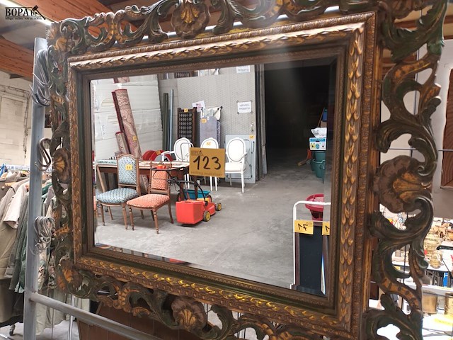 Lot 123 - grote spiegel deknudt - afbeelding 1 van  4