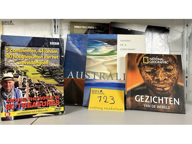 Lot 123 - lot wereldboeken en dvd's - 5 stuks - afbeelding 1 van  6