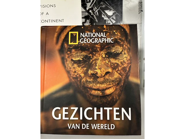 Lot 123 - lot wereldboeken en dvd's - 5 stuks - afbeelding 3 van  6