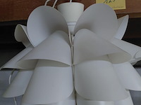 Lot 123 - moderne hanglamp plastiek - afbeelding 1 van  4