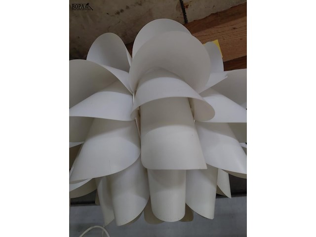 Lot 123 - moderne hanglamp plastiek - afbeelding 2 van  4