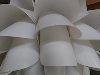 Lot 123 - moderne hanglamp plastiek - afbeelding 2 van  4