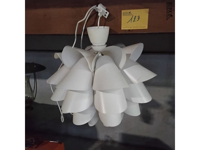 Lot 123 - moderne hanglamp plastiek - afbeelding 3 van  4