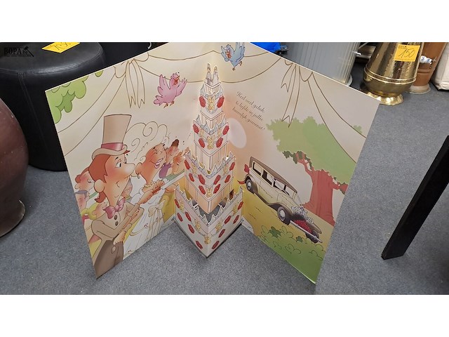 Lot 123 - reuze postkaarten met box 'bruidspaar' 2 stuks - afbeelding 2 van  3