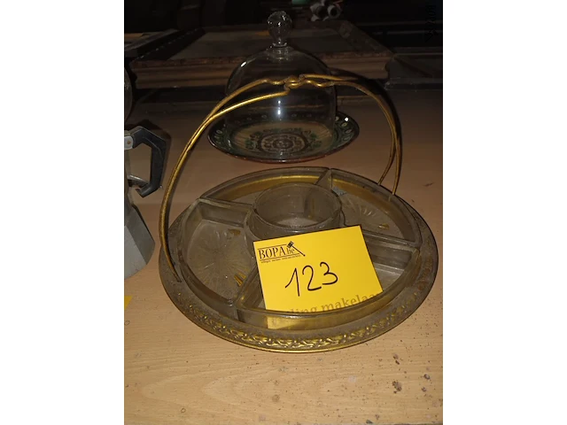 Lot 123 - serveerschaal en stolp - afbeelding 3 van  3