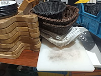 Lot 123 - snijplanken, mandjes, bordjes - afbeelding 4 van  5