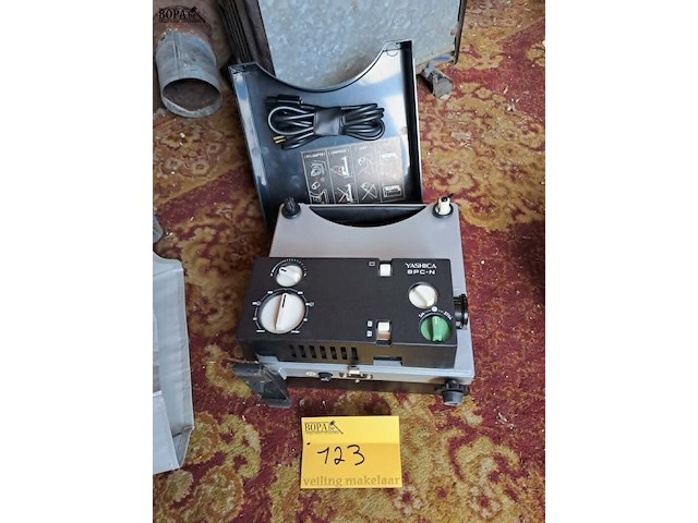 Lot 123 - yashica filmprojector '70 geschikt voor super-8 - verzamelob - afbeelding 1 van  1