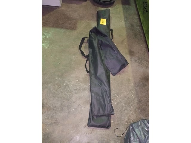 Lot 124 - beachvlag. 2 stuks - afbeelding 2 van  3