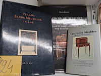 Lot 124 - boeken over meubelen 3 stuks - afbeelding 1 van  2