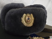 Lot 124 - ddr 2 kepies + 1 wintermuts - afbeelding 4 van  4