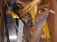 Lot 124 - doos met handgereedschap - afbeelding 4 van  4