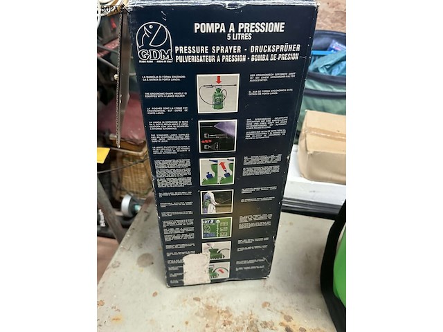 Lot 124 - druksproeier gdm - afbeelding 2 van  3