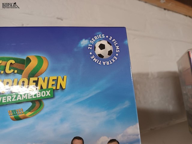 Lot 124 - dvd box fc de kampioenen - afbeelding 3 van  3