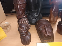 Lot 124 - etnische kunst. 6 stuks - afbeelding 4 van  4