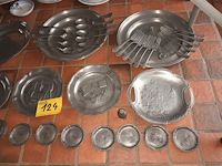 Lot 124 - groot lot tin. 48 stuks - afbeelding 2 van  4