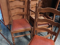 Lot 124 - houten eetkamerstoelen. 4 stuks - afbeelding 2 van  3