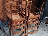 Lot 124 - houten eetkamerstoelen. 4 stuks - afbeelding 3 van  3