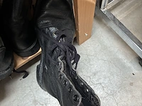 Lot 124 - lot legerbottines en kousen - afbeelding 3 van  4